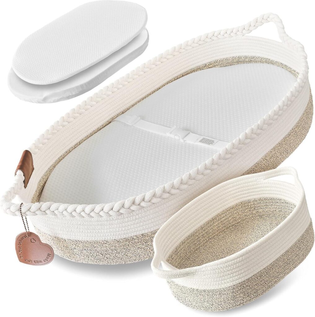 A simple table outlining the pros and cons of using a Moses basket